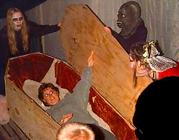 coffin.jpg (15336 bytes)