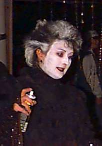 kathydevelsdue.jpg (7761 bytes)